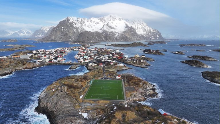 cosa vedere fare visitare visit consigli idee viaggio itinerario Isole Lofoten islands Norvegia norway drone laws enontheroad Stefano Tiozzo