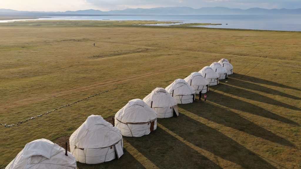 campo yurta Kirghizistan lago Songköl son-kul itinerario di viaggio enontheroad