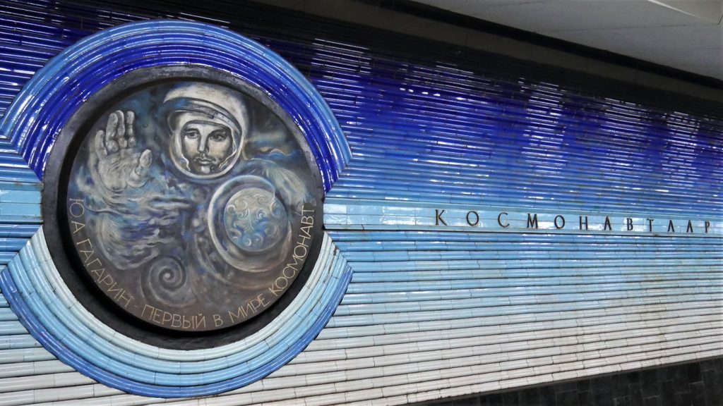 Kosmonavtlar Tashkent metro stazioni cosmonauti Gagarin Soviet